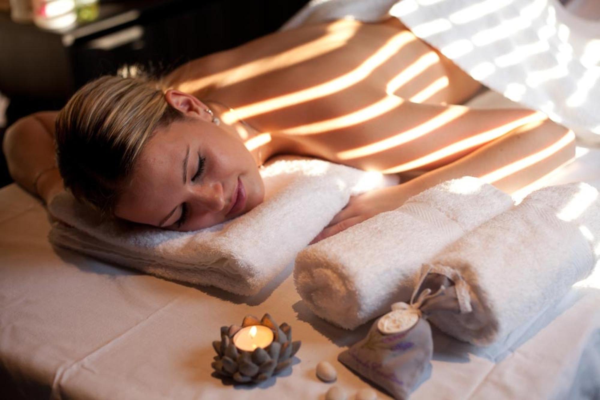 Wellness Hotel Zlatá Lípa Decin Esterno foto