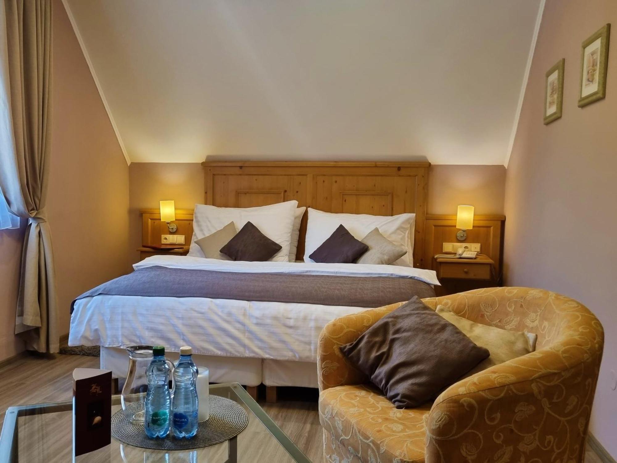 Wellness Hotel Zlatá Lípa Decin Camera foto