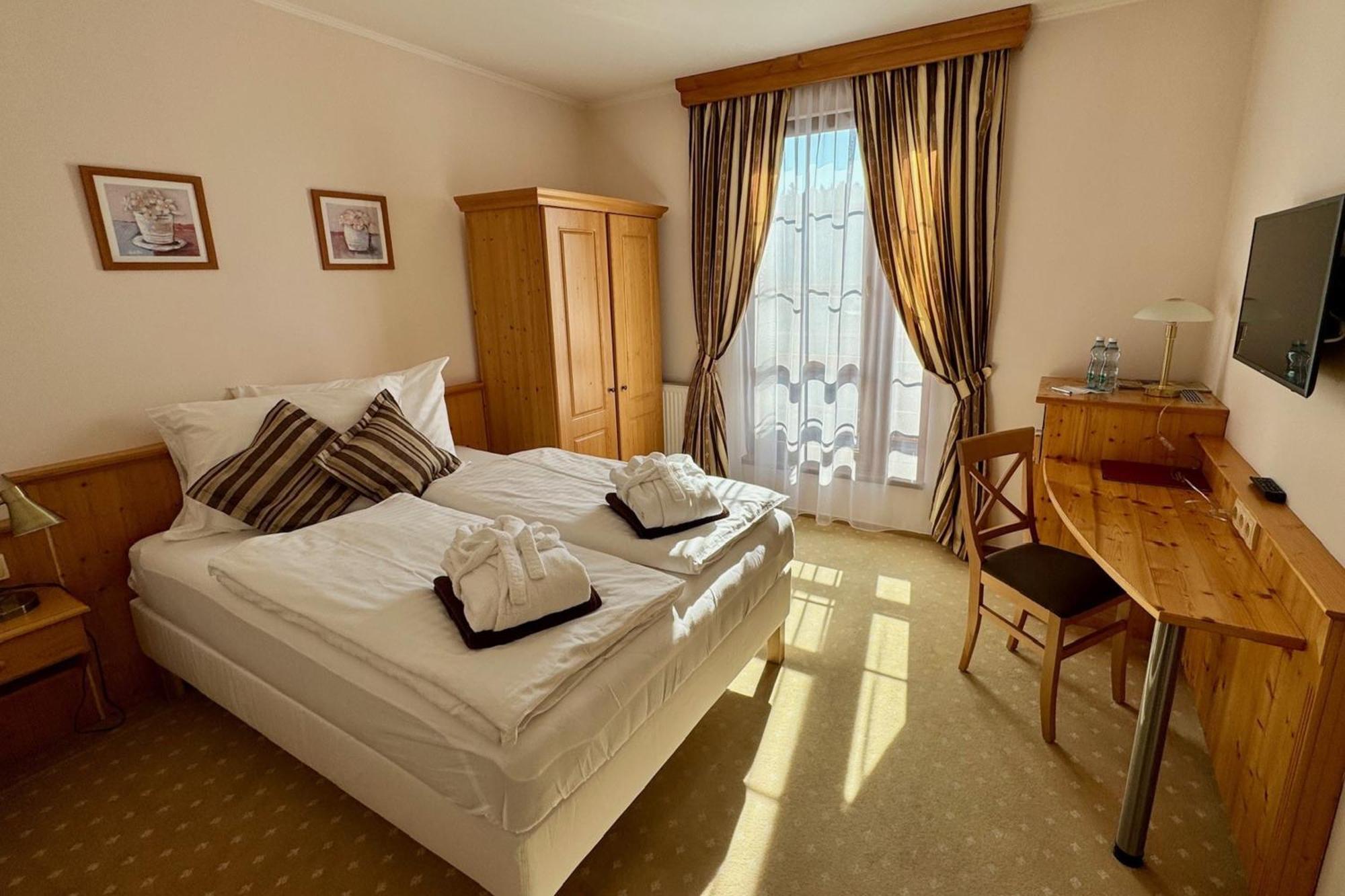 Wellness Hotel Zlatá Lípa Decin Camera foto